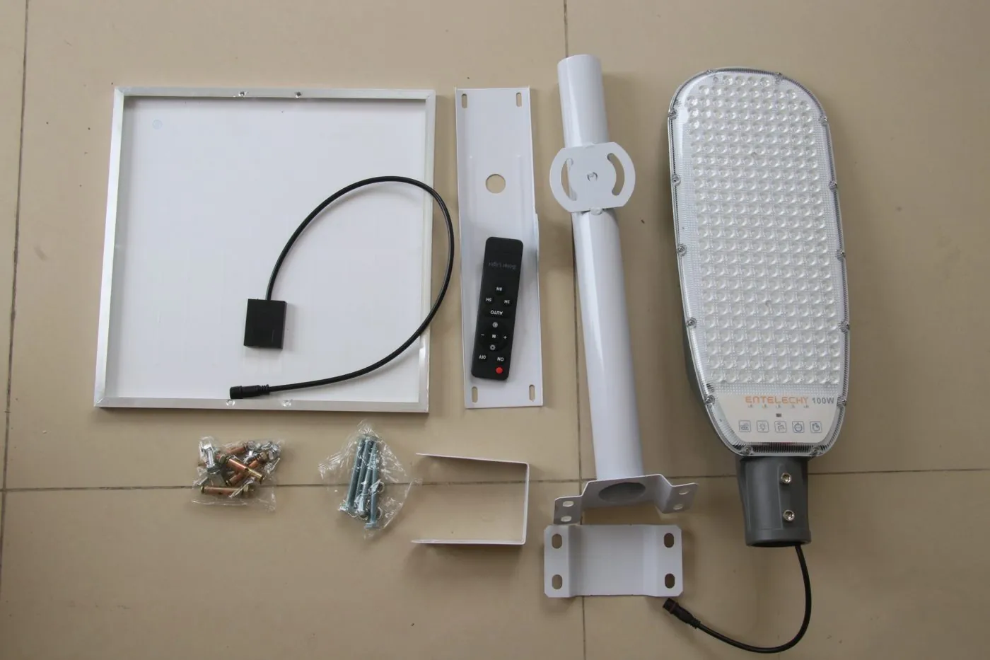 100W AIO solar street light for government projects